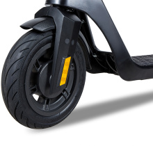 Großhandelspreis 400W Smart Electric Scooter 10 -Zoll -Scooter -App -Steuerung mit Telefoninhaber